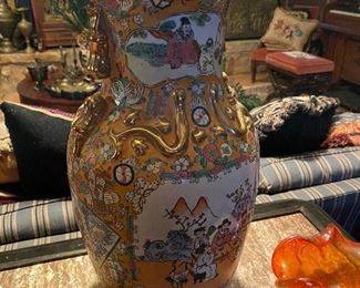 HUGE Asian vase in rare colors and gold!