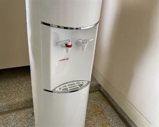 Water cooler