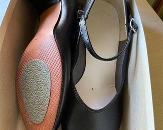 Dance shoes size 8