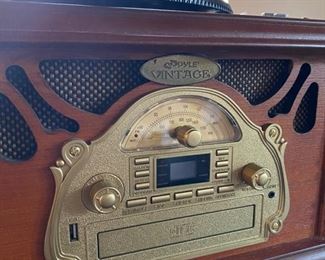 Pyle Vintage Style Phonograph Horn Turntable | USB Jack, AUX-in, 3-speed turntable, CD player, Cassette