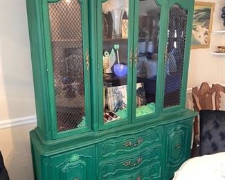 Chalkpainted China Hutch