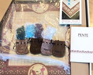 Deluxe 1982 (5th edition) Pente game with wooden board 