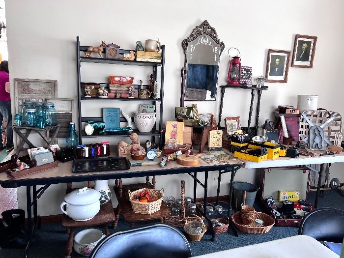 Lots of wonderful vintage items 