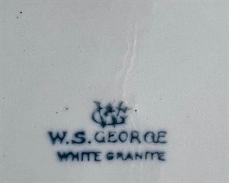 Vtg. Chamber pot w/lid - W.S. George - White Granite