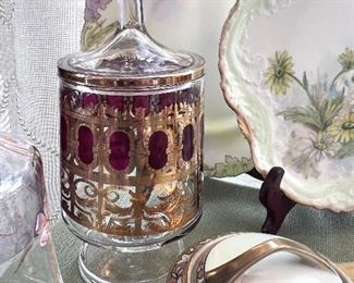 Vtg. gold embossed candy jar w/lid