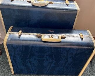 2 of 3 Vtg. Samsonite luggage