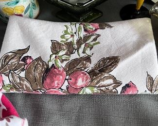 Lots of wonderful Like New - Vtg. kitchen linens