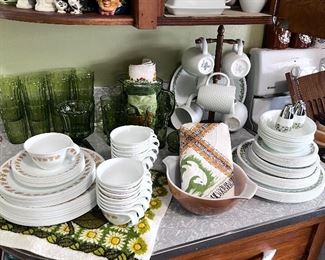 Corelle Livingware by Corning - Gold Butterfly pattern & Green Daisy pattern 