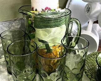 Vtg. Hazel Atlas green Eldorado thumbprint pitcher & 5 glasses 