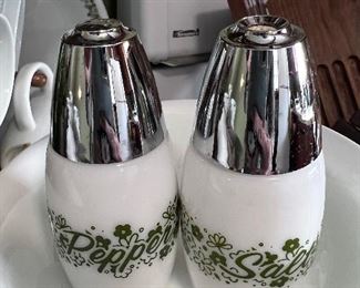 Corelle Livingware by Corning - Green Daisy pattern - salt & pepper 