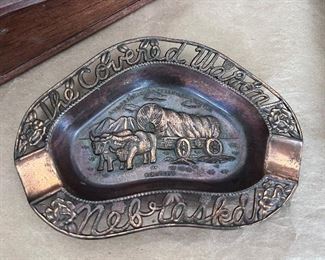 Vtg. souvenir ash tray - The Covered Wagon Nebraska