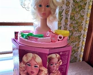 Vtg. Barbie Beauty Center