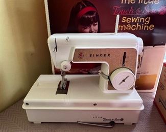Vtg.  The Little Touch & Sew sewing machine w/box & case