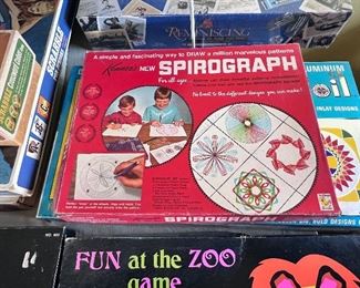 Vtg. Spirograph game