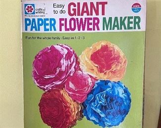 Giant Paper Flower Maker 