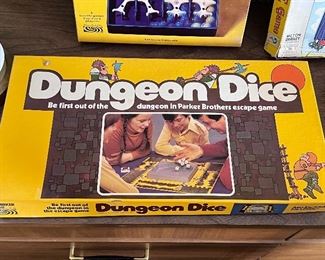 Vtg. Dungeon Dice  game