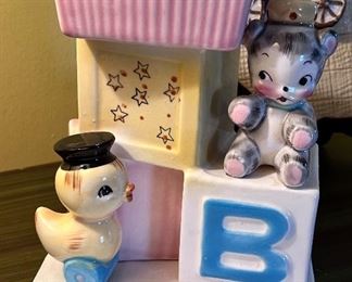 Vtg. Reliable Glassware & Pottery Co. 1957 -  Child's planter 