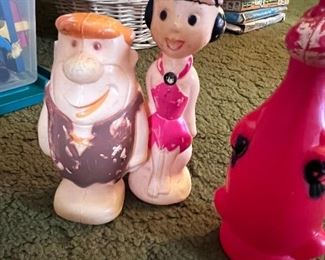 Vtg. 1961 Flintstones Pitch N Bowl blow mold bowling figure set - missing 1 figure 