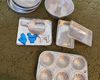 Vintage child’s baking set