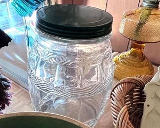 Vtg. jar