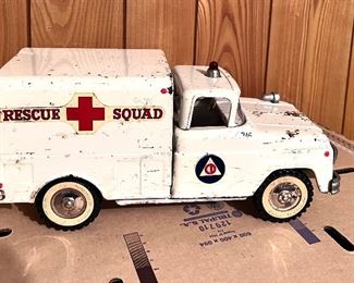 Vtg. 13" metal Tonka Rescue Squad