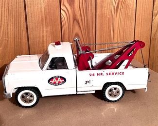 Vtg. Pressed steel Tonka AA Wrecker Truck tow truck
