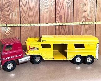 Vtg. pressed steel Ertl Vista Dome Horse Van