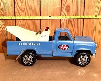 Vtg. pressed steel Tonka AA Wrecker Tow Truck