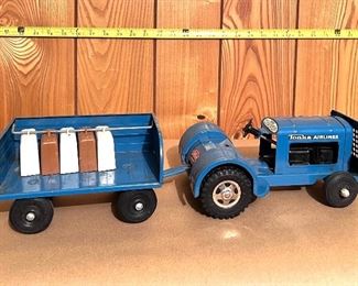 Vtg. pressed steel Tonka Airlines luggage carrier w/luggage bags