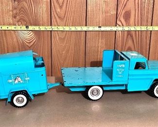 Vtg. pressed steel Structo Farms pickup w/horse trailer