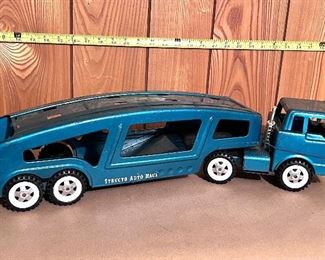 Vtg. pressed steel Structo Auto Haul