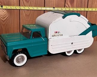 Vtg. pressed steel Structo Sanitation truck