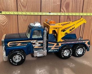 Vtg. pressed steel Ny-Lint towing and recovery wrecker tow truck