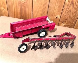 Vtg. pressed steel Ertl tractor trailer