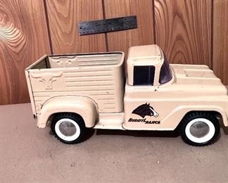 Vtg. pressed steel Buddy L Ranch farm horse truck - step side