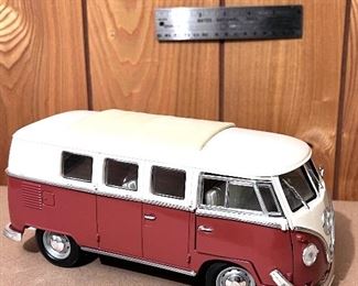 Vtg. Die-cast VW bus