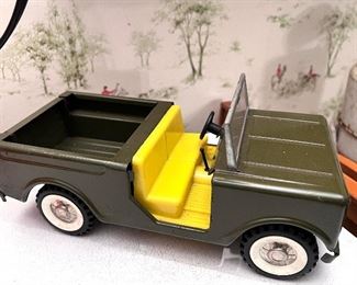 Vtg. Army Structo jeep