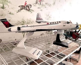 Vtg. model Airplanes - Delta Boeing 717- scale 1:130- SOME OF THE PLANES MAY BE SOLD