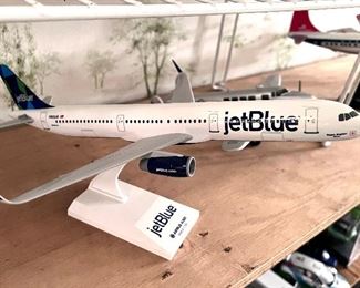 Vtg. model Airplanes - Jet Blue Airbus A321 - scale 1:150 - SOME OF THE PLANES MAY BE SOLD