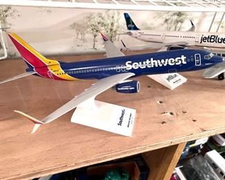 Vtg. model Airplanes - Southwest Boeing 737-200 - scale 1:130 - SOME OF THE PLANES MAY BE SOLD