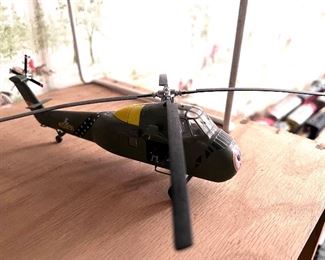 Vtg. model Airplanes - Helicopter J E40891 Song Chuy