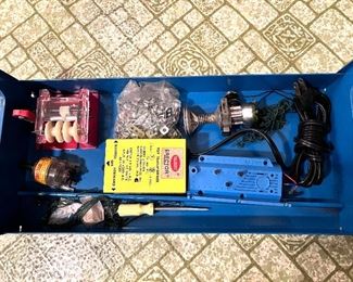 Gilbert Erector w/metal carrying case