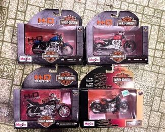 H-D Custom Maisto Harley-Davidson motorcycles - SOME OF THE CARS MAY BE SOLD