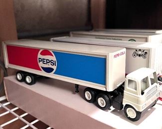 Winross Collection Semi Trucks - Pepsi