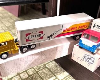 Winross Collection Semi Trucks - Blaw-Knox