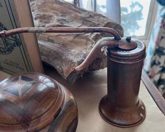 Vtg. USA Eagle oil pump can