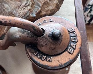 Vtg. USA Eagle oil pump can