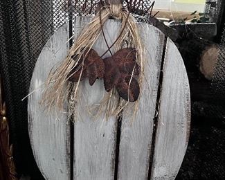 Great fall pumpkin décor