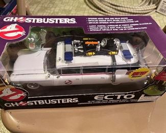 Ecto Ghostbusters 1:21 Die Cast Metal Ambulance