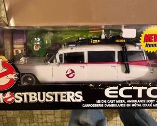 Ecto Ghostbusters 1:21 Die Cast Metal Ambulance